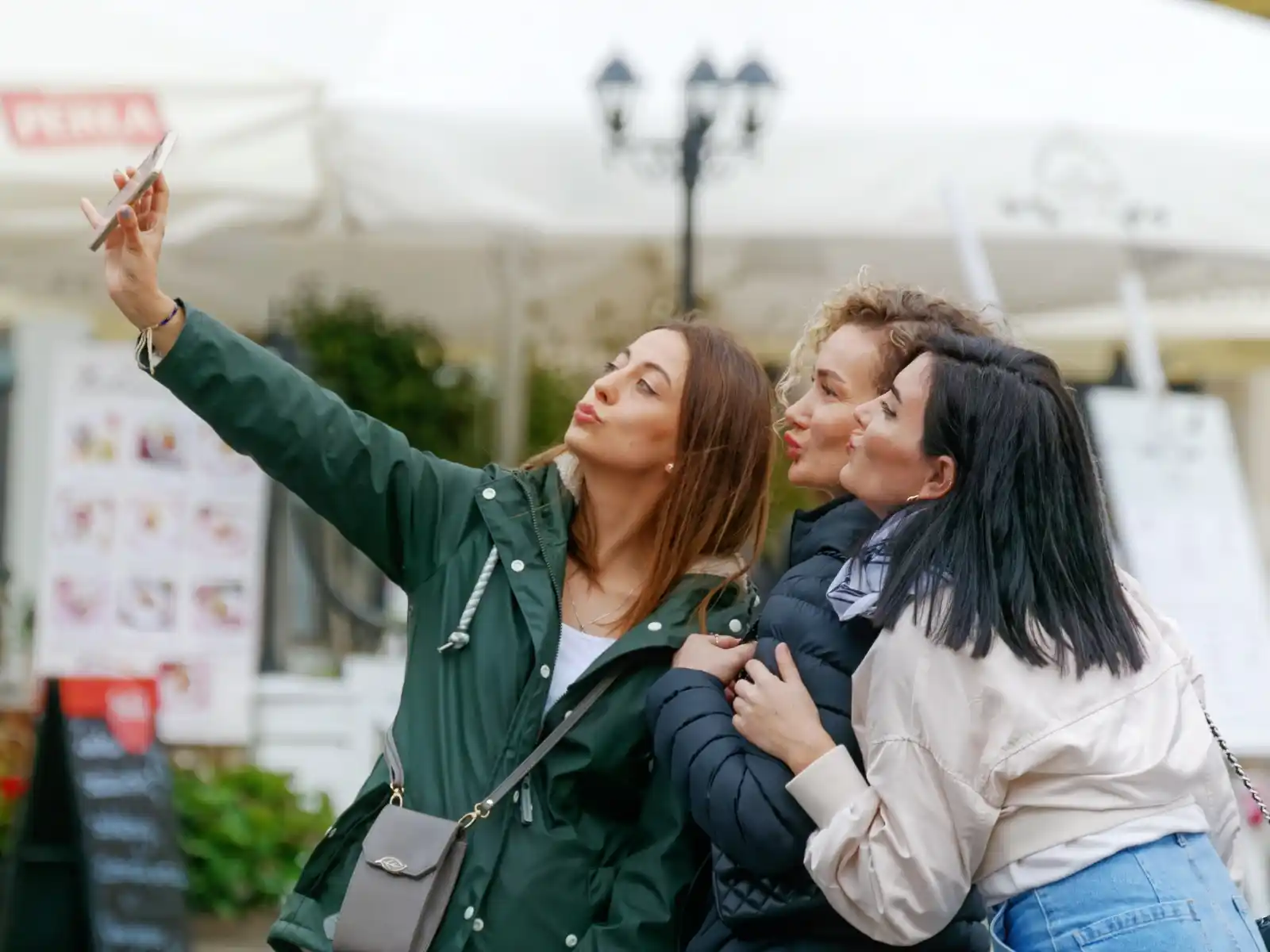 Private vs Group Tours